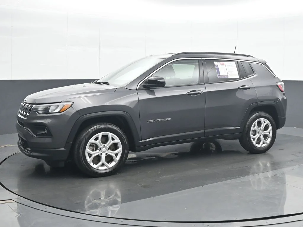 Used 2024 Gray Jeep Latitude image 2