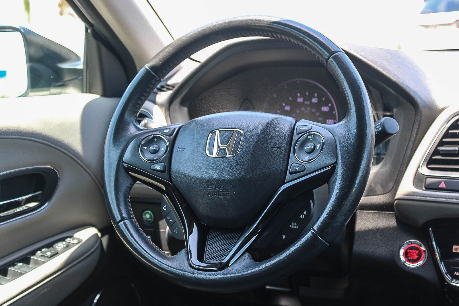 Used 2019 Platinum White Pearl Honda Touring image 15