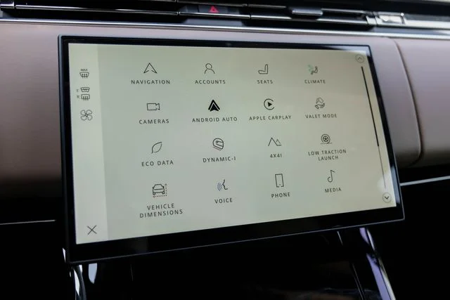 New 2026  Land Rover SE image 43
