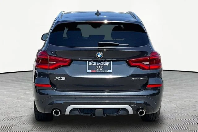 Used 2020 Gray BMW xDrive30i image 4