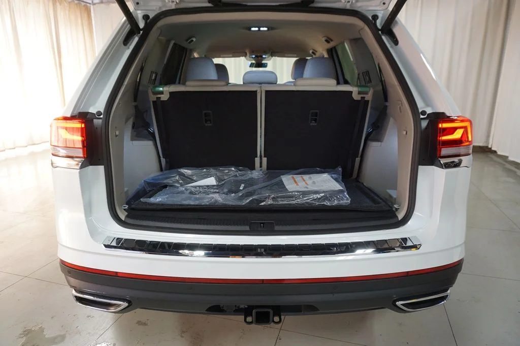 New 2026 Opal White Volkswagen 2.0T SE w/Technology image 31