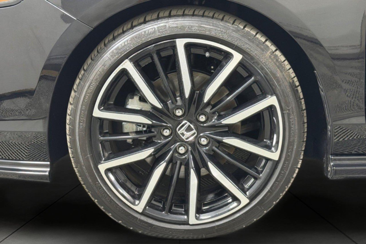 Used 2024 BLACK Honda Touring image 25