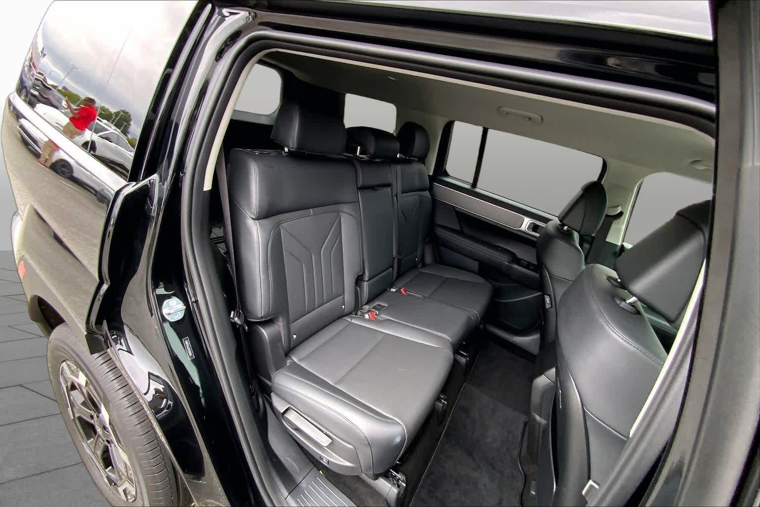 Used 2026 Phantom Black Hyundai SEL image 16