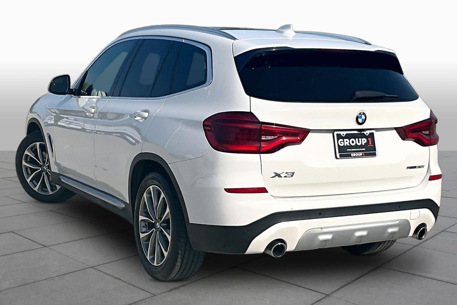 Used 2019 Alpine White BMW sDrive30i image 11
