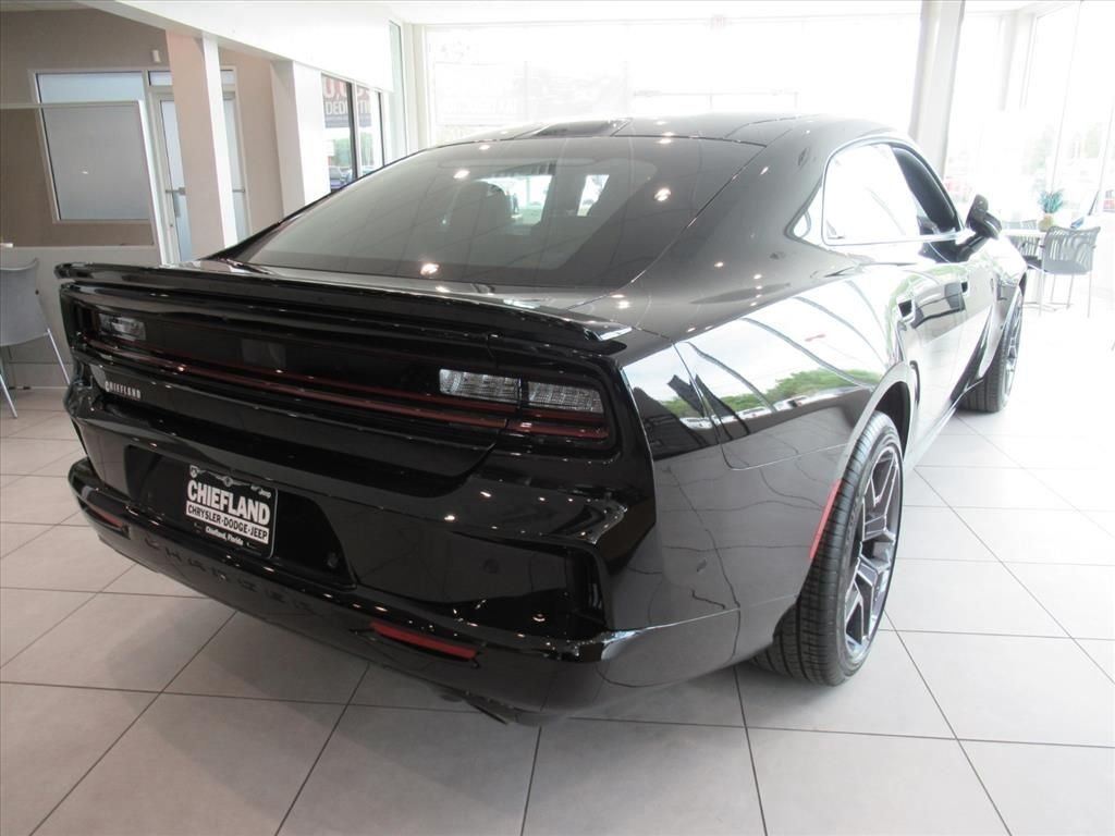 New 2026 Diamond Black Crystal Pearlcoat Dodge R/T image 6