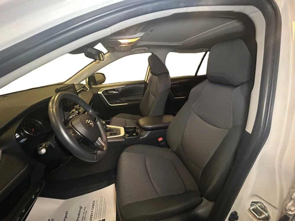 Used 2020 Super White Toyota XLE image 10