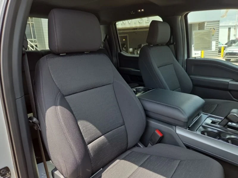 New 2026 Oxford White Ford F-250® XL image 15