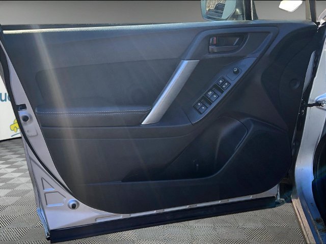 Used 2016 Silver Subaru 2.5i Premium image 19