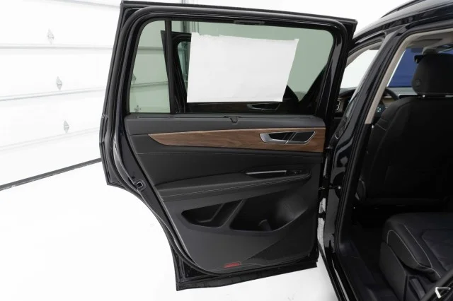 New 2026 Deep Black Pearl Volkswagen 2.0T SE w/Technology image 19
