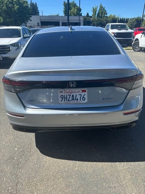 Used 2023 Silver Honda EX-L image 4