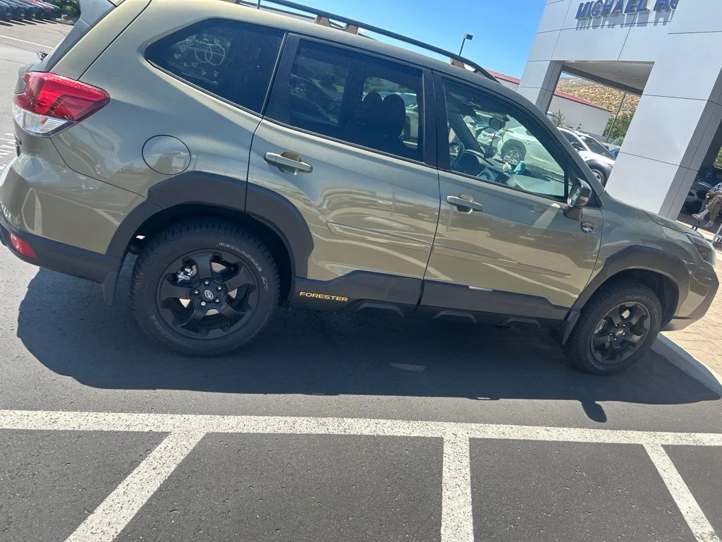 Used 2023 Green Metallic Subaru Wilderness image 2
