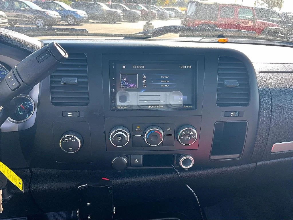 Used 2010  Chevrolet LT image 27