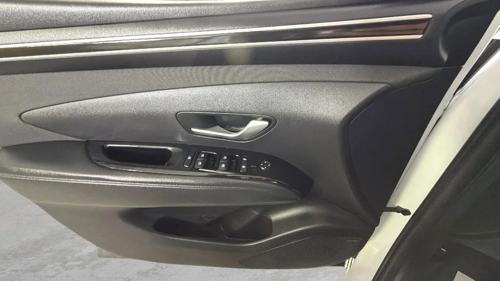 Used 2022 White Hyundai SEL image 24