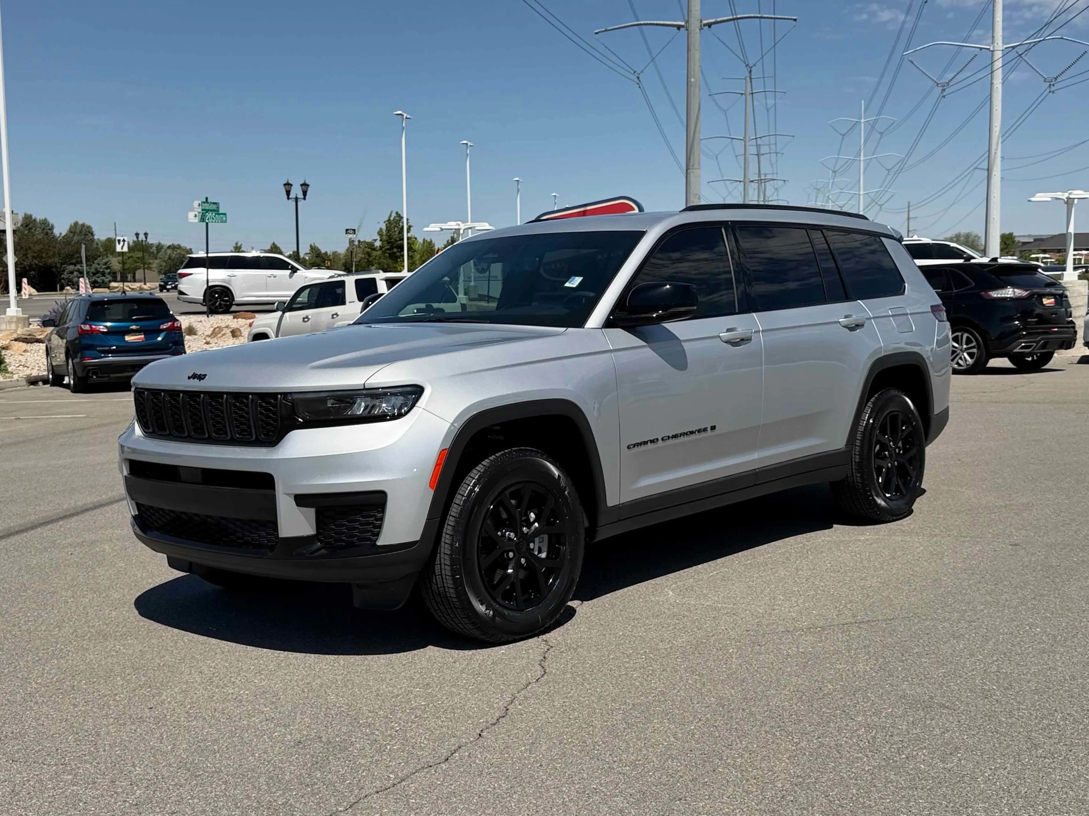 Used 2025 Silver Zynith Jeep Altitude X image 1
