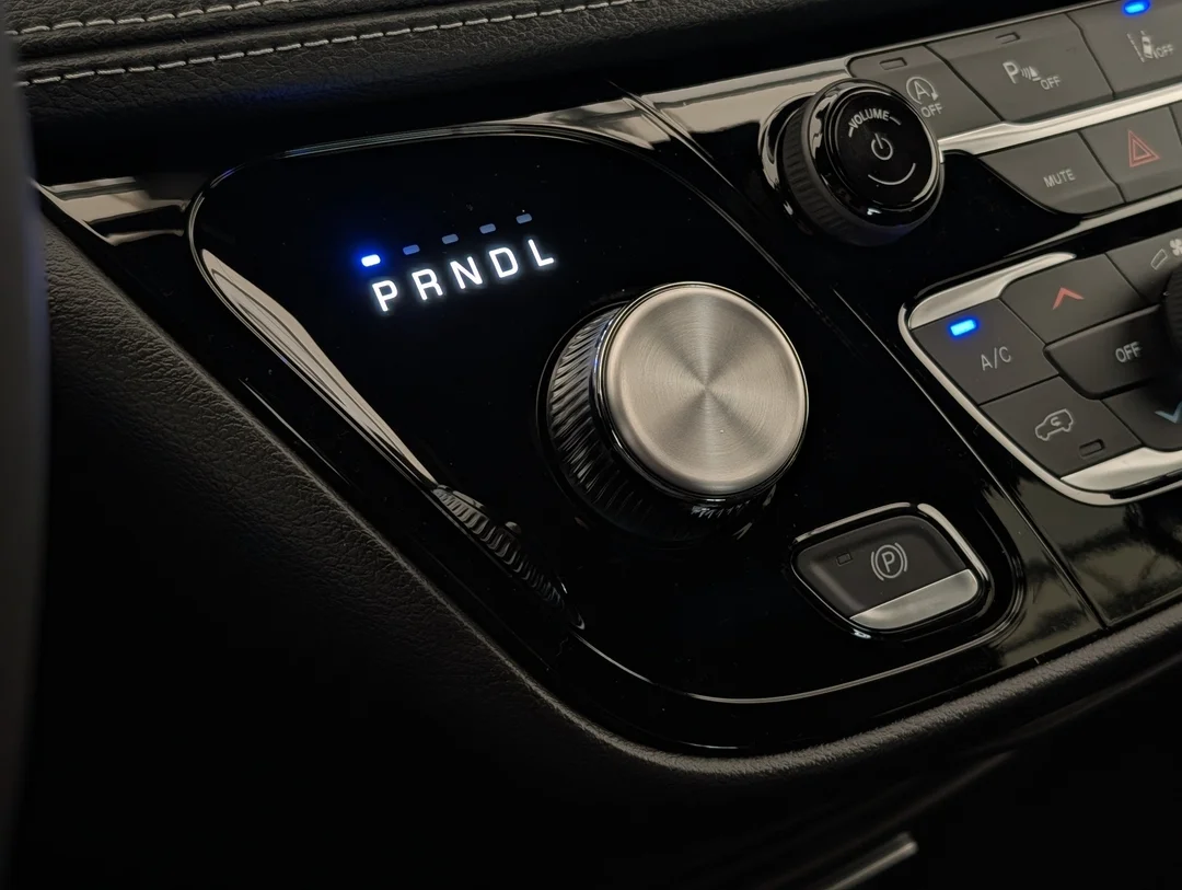 New 2027 White Chrysler Select - - AWD - 3.6L Pentastar V6 - Safety Sphere Pkg - Power Sunroof & More! image 20