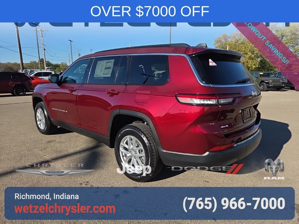 New 2025 Velvet Red Pearl-Coat Exterior Paint Jeep Laredo image 5