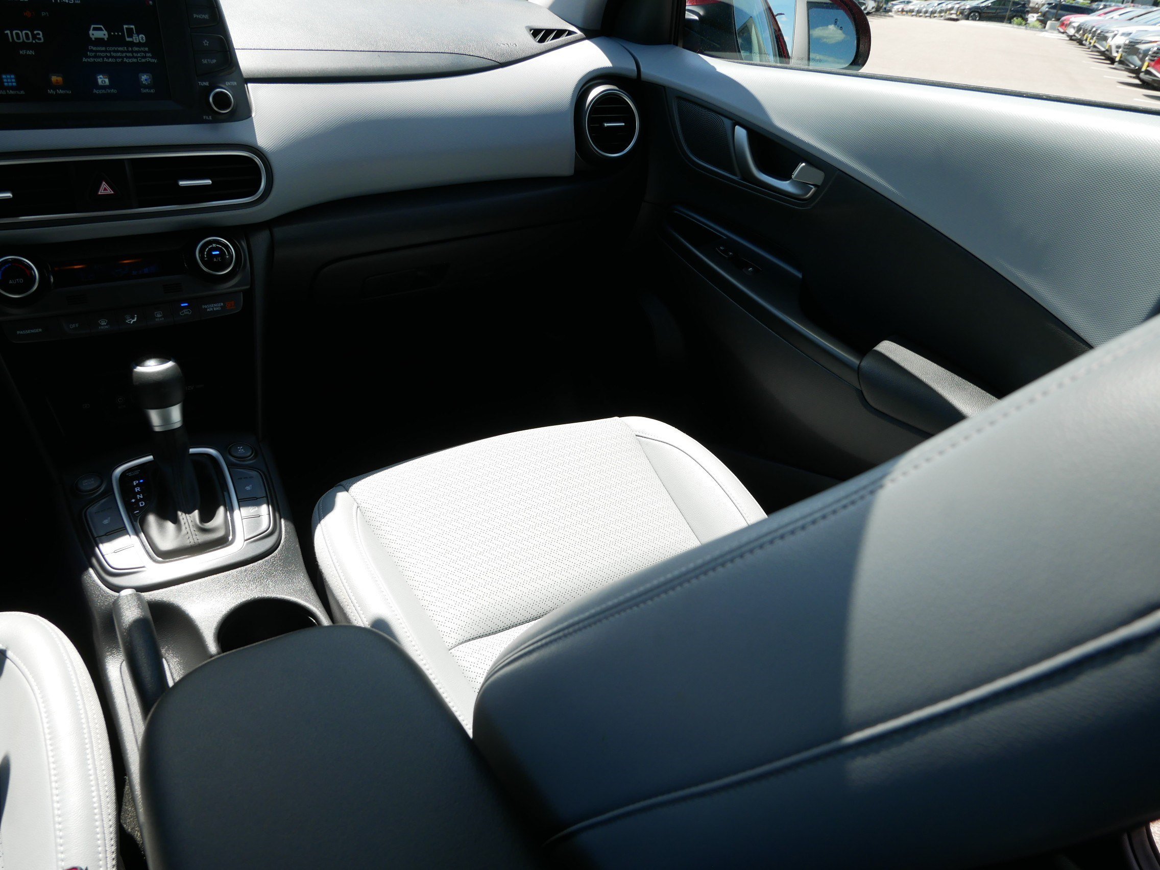 2021 Hyundai Kona Limited - Photo 11
