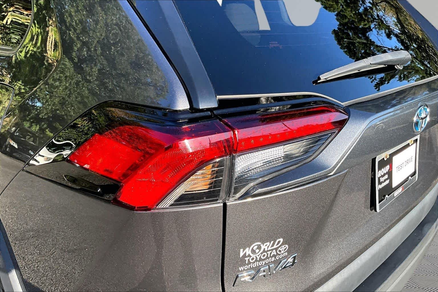 Used 2024 Magnetic Gray Metallic Toyota Hybrid XLE image 29