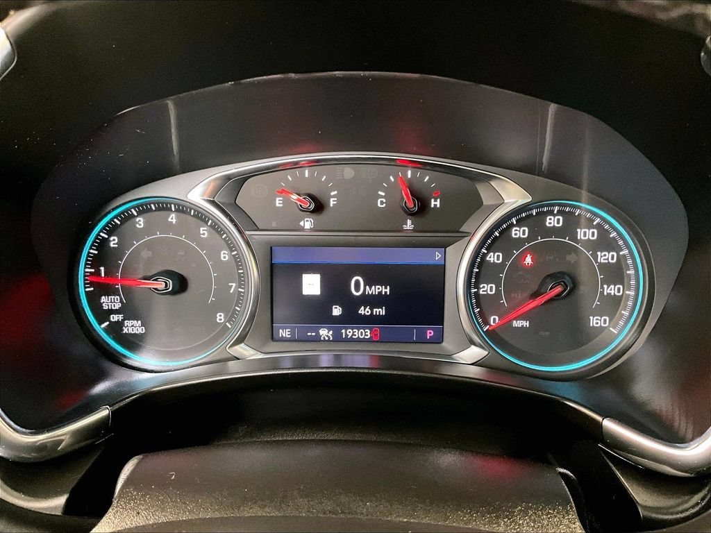 Used 2023 IRIDESCENT PEARL TRICOAT Chevrolet Premier image 26