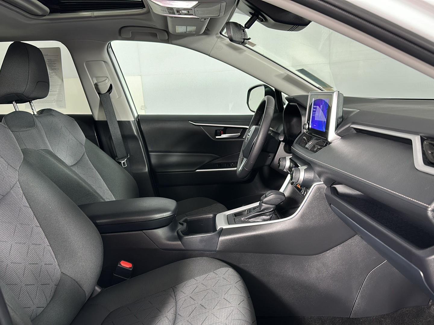 Used 2025 Ice Cap Toyota XLE image 28