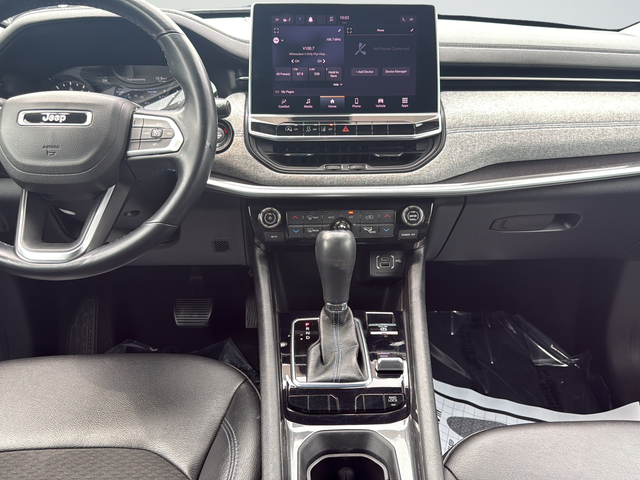 Used 2022 Black Jeep Latitude image 29