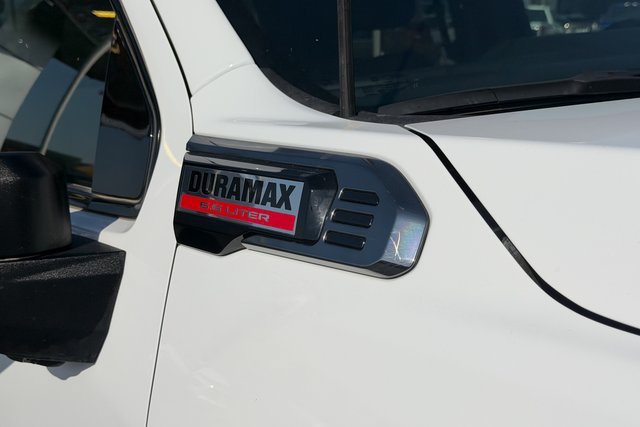 Used 2026 Summit White GMC AT4 image 5