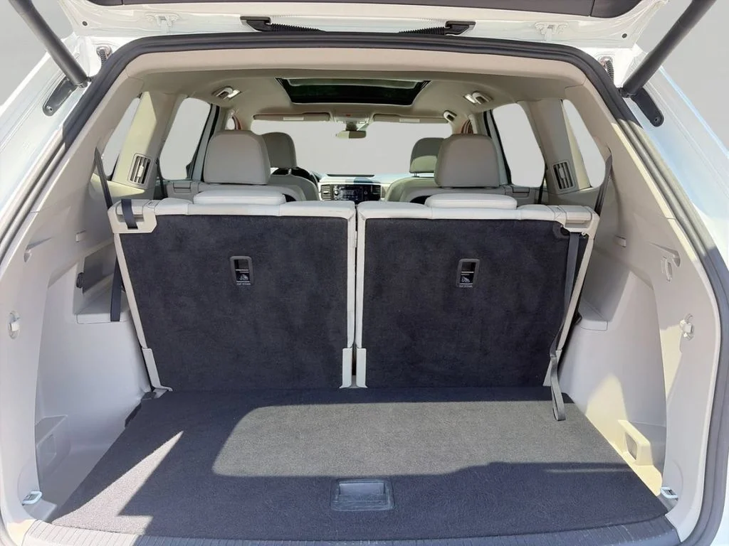 Used 2019 Pure White Volkswagen SEL image 7