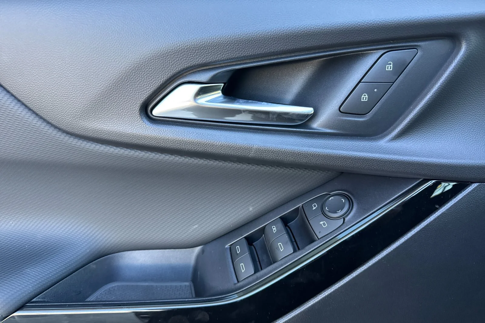 New 2027 Sterling Gray Metallic Chevrolet LT image 10