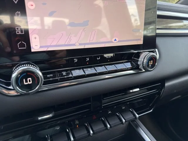 New 2026 Sterling Metallic GMC Elevation image 26