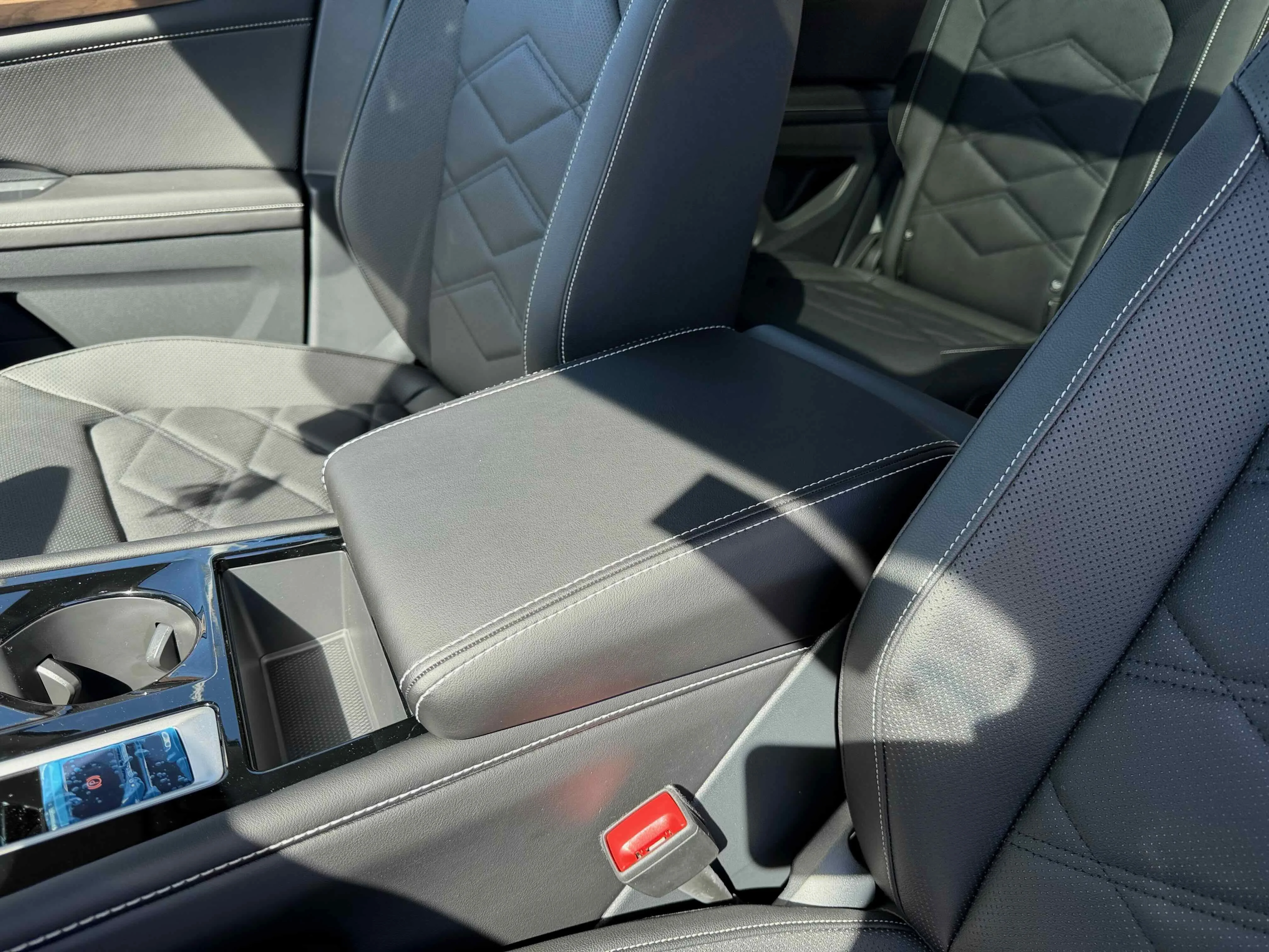New 2026 Deep Black Volkswagen 2.0T SE w/Technology image 25