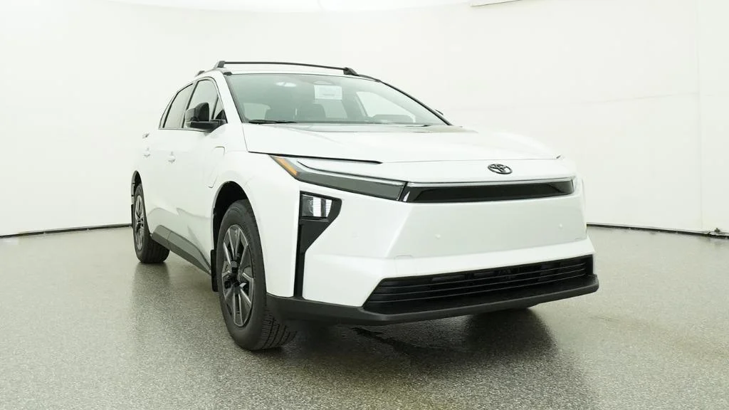 New 2026 Wind Chill Pearl Toyota XLE image 10