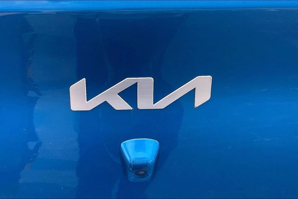 Used 2023 Blue Kia S image 31