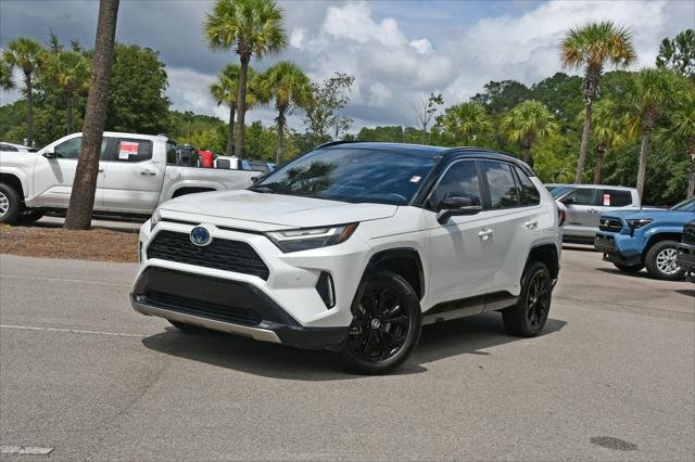 Certified Used 2024 MID BLK/WIND CHILL Toyota  image 6