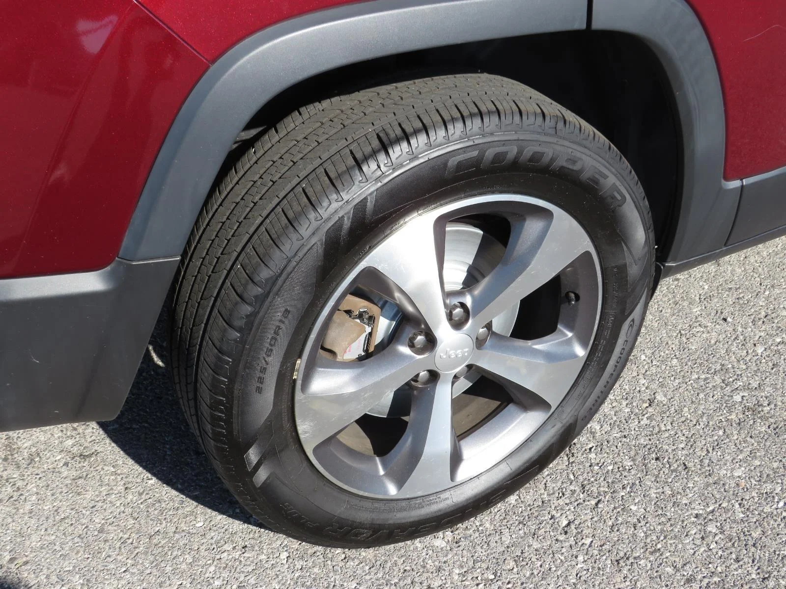 Used 2021 Velvet Red Pearlcoat Jeep Limited image 10