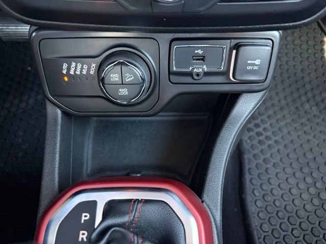 Used 2022 Alpine White Clearcoat Jeep Trailhawk image 26