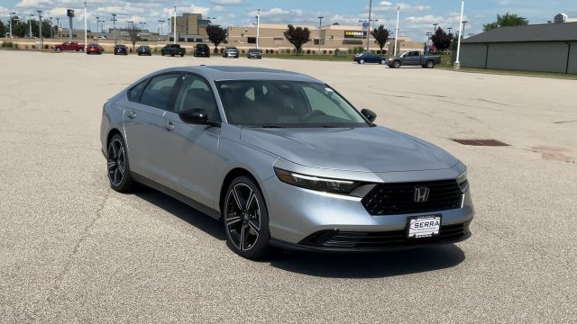 New 2026 Solar Silver Metallic Honda SE image 3