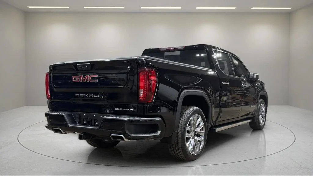 Used 2023 Onyx Black GMC Denali image 5