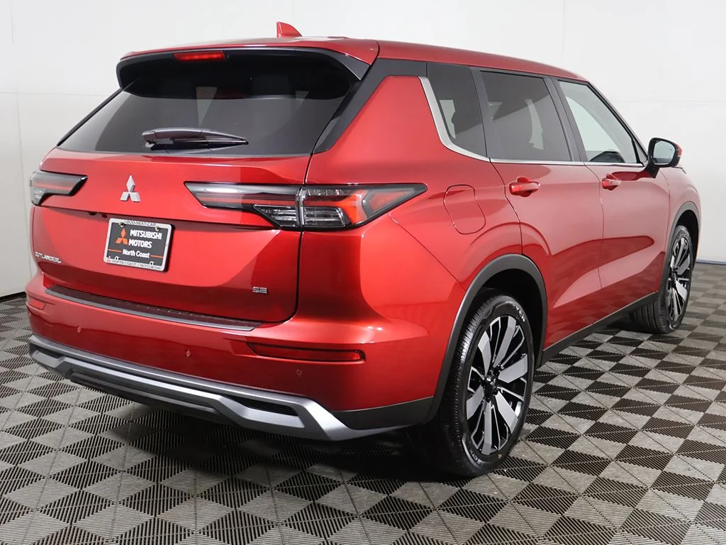 New 2026 Red Mitsubishi SE 1.5T 2WD image 13