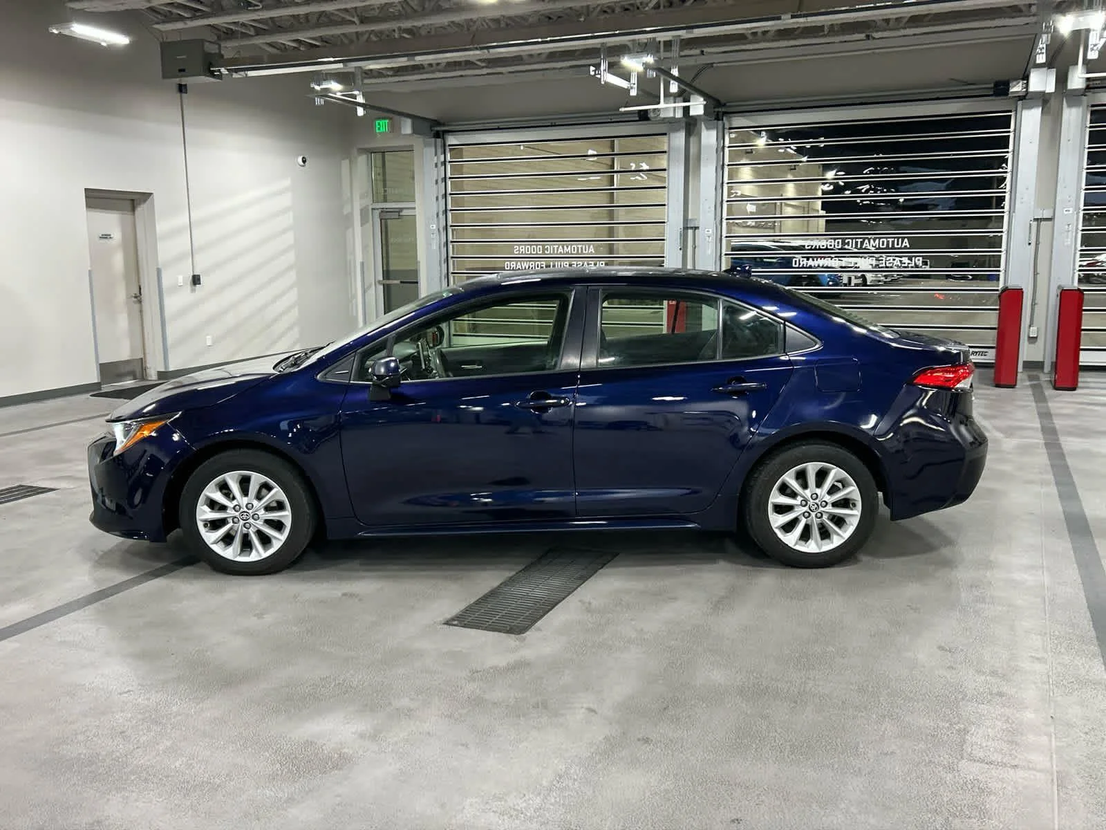 Used 2020 Toyota Corolla LE with VIN JTDHPRAE0LJ078693 for sale in Murray, UT