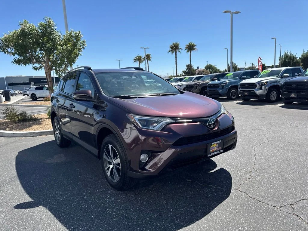 Used 2017 Black Toyota XLE image 4