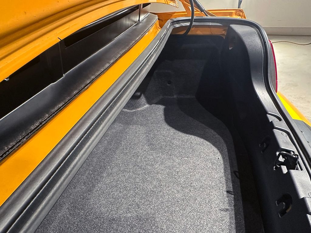 Used 2007 Orange Ford  image 42