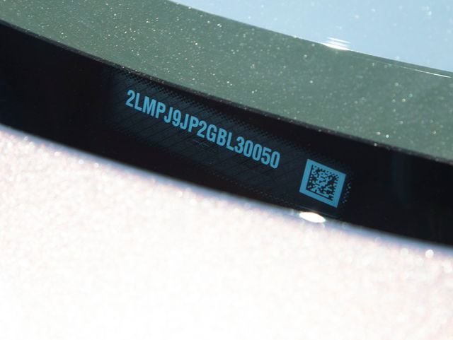 Used 2016 Dark Brown Lincoln Black Label image 32