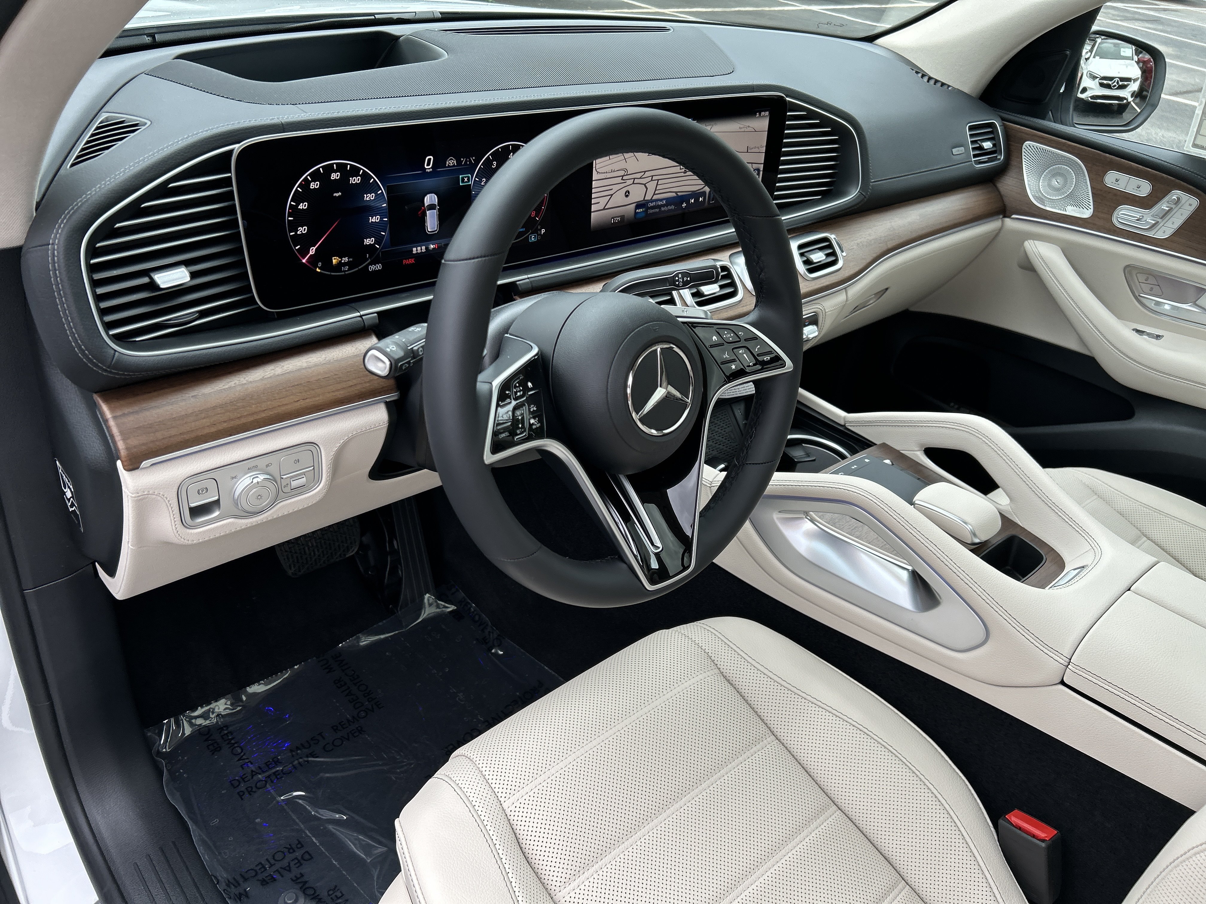 New 2026 MANUFAKTUR Moonlight White Metallic Mercedes-Benz GLE 450 4MATIC® SUV image 17