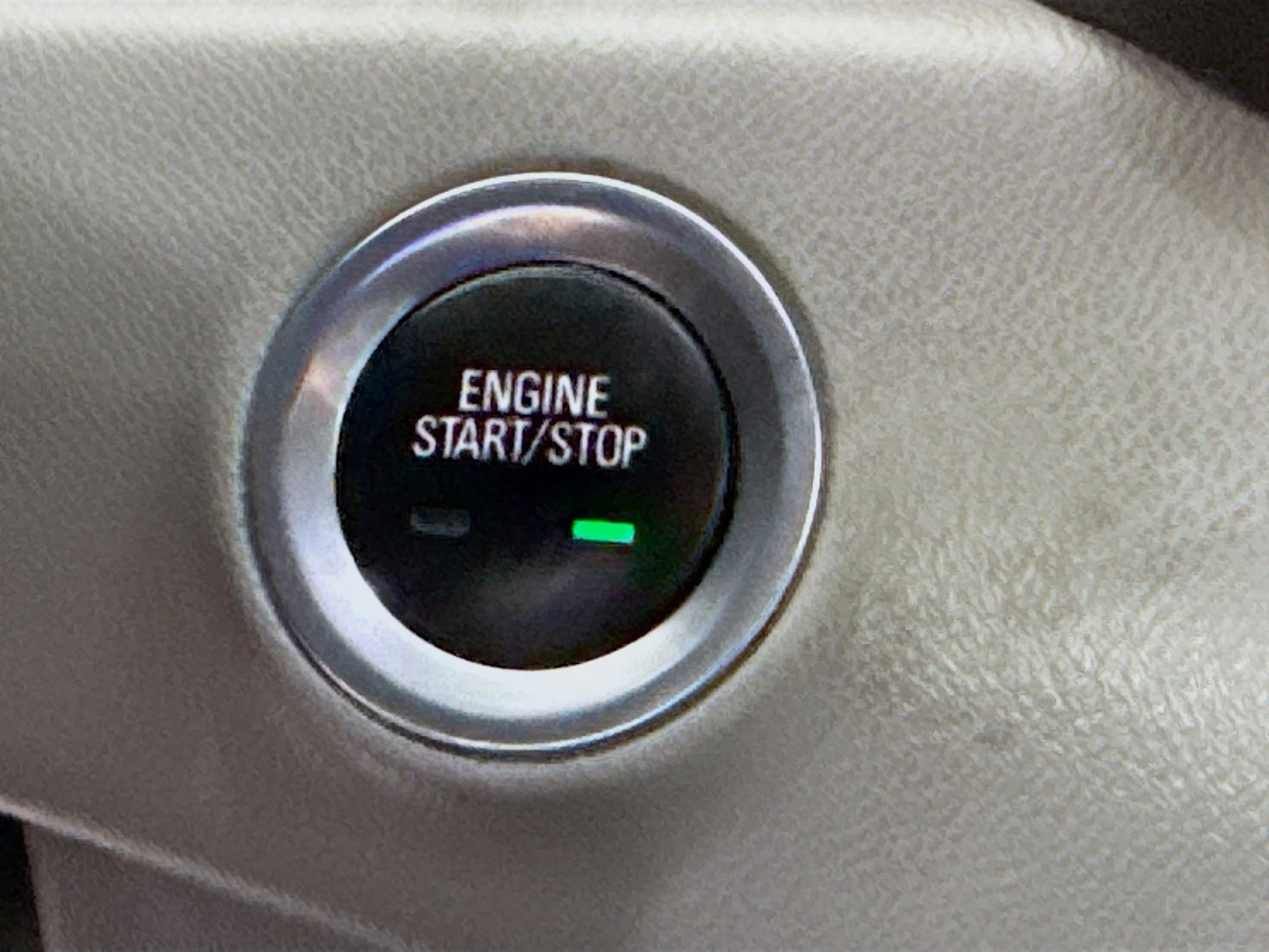 Used 2022 Summit White GMC SLE image 17