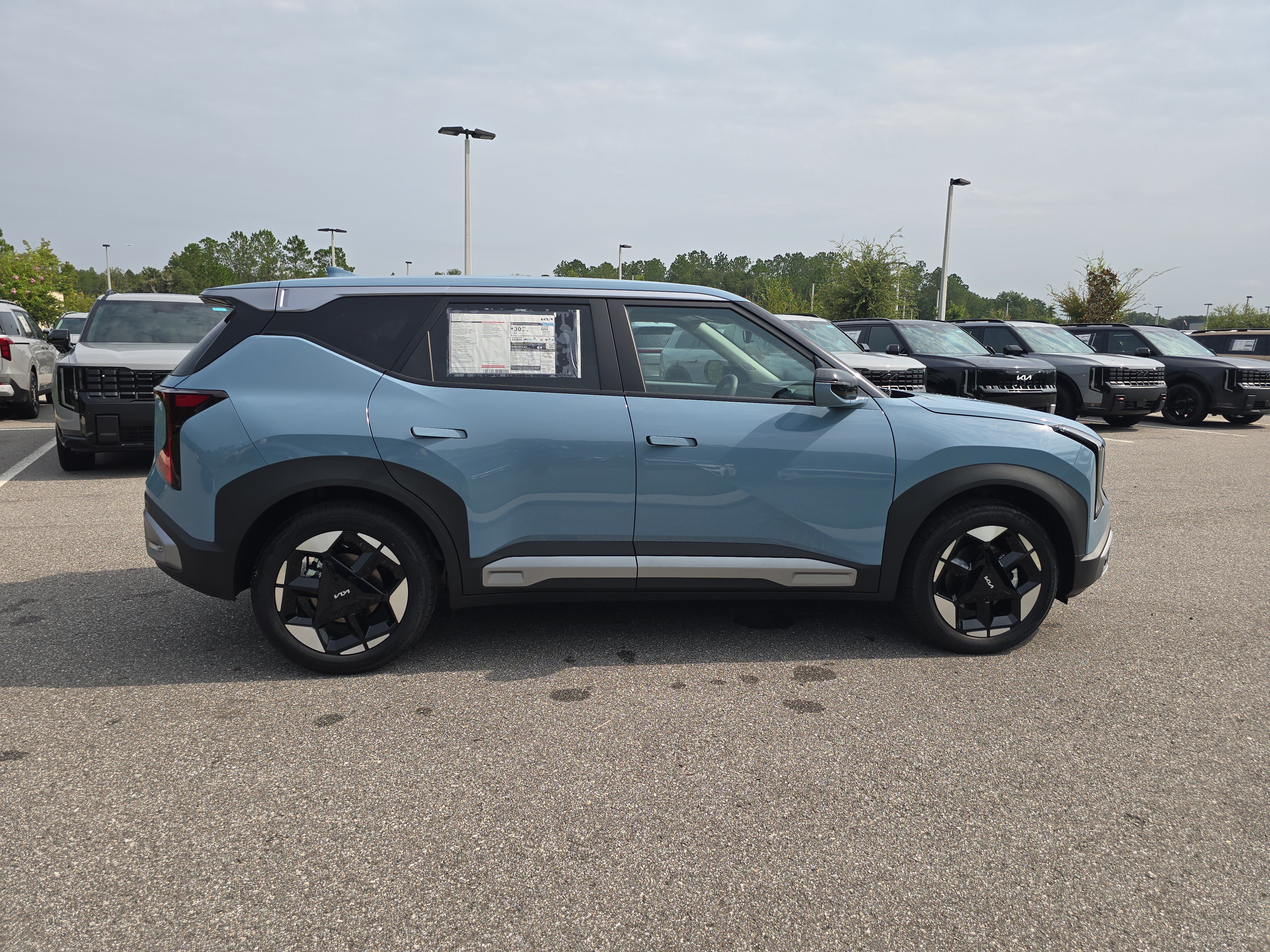 New 2027 Frost Blue Kia S image 9