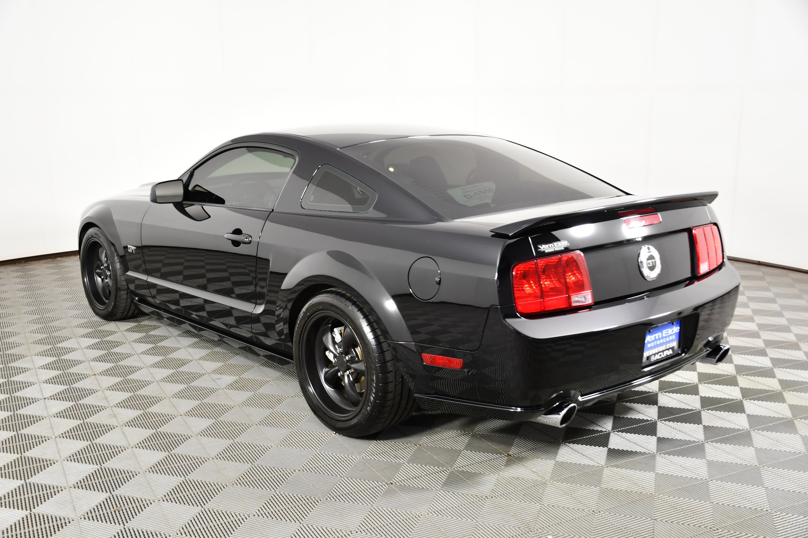 Used 2008 Black Ford GT Deluxe image 7