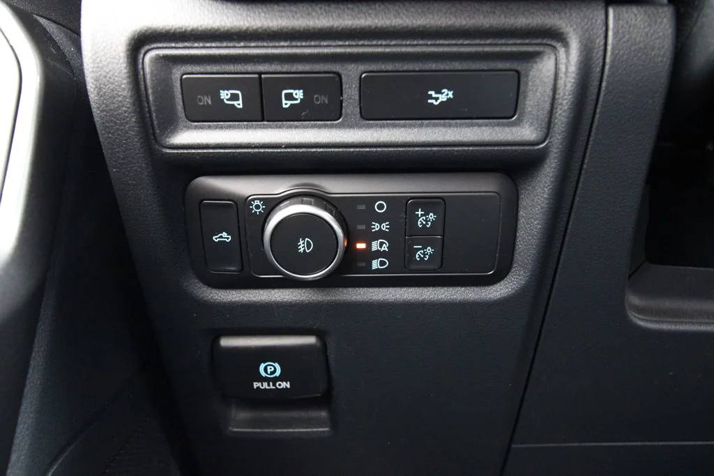 Used 2022 Iconic Silver Metallic Ford XLT image 21
