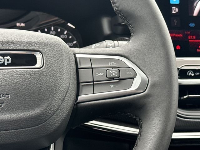 New 2026 White/off-white Jeep Latitude image 26