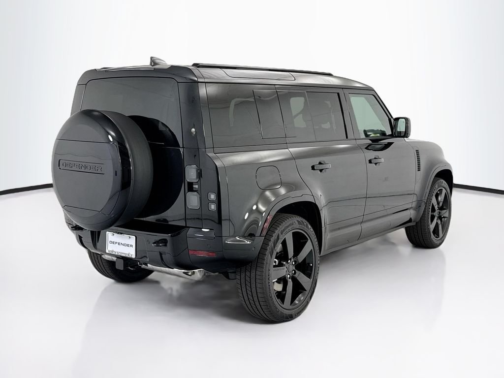 New 2026 Santorini Black Land Rover X-Dynamic SE image 5