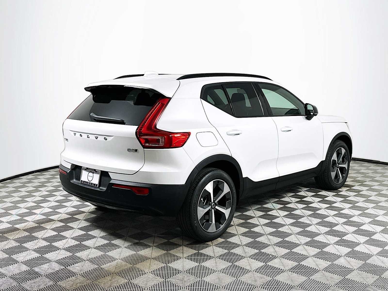 Certified Used 2023 Crystal White Volvo Plus image 7
